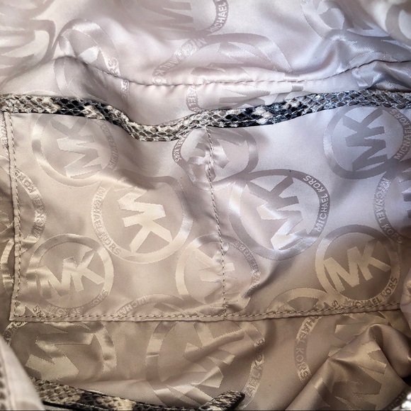 ♥️ MICHAEL KORS Limited Edition Snakeskin handbag - Picture 8 of 16